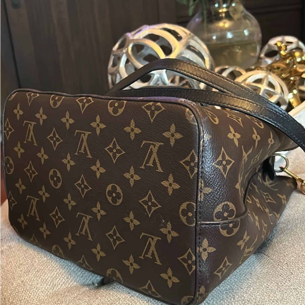 LOUIS VUITTON Monogram Neonoe MM in Black - Picture 5 of 15